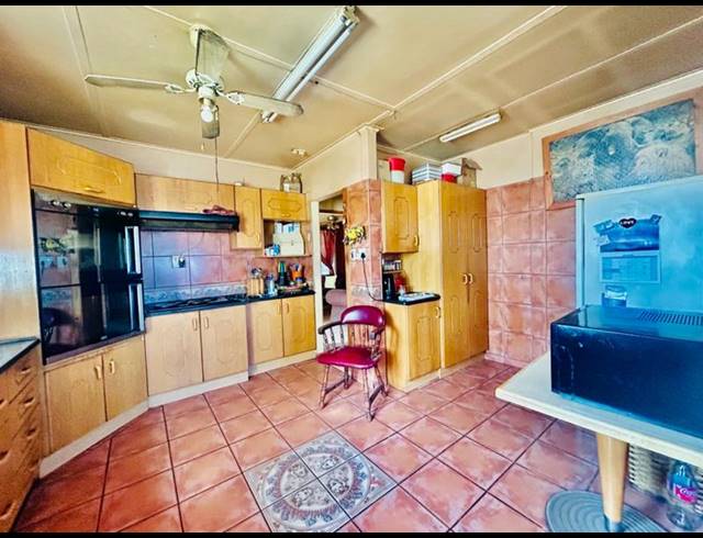 3 BEDROOM HOUSE FOR SALE IN VANDERBIJLPARK CW 5